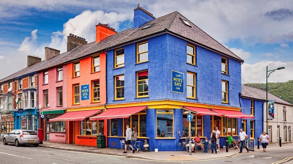 What is the UK's favorite restaurant?