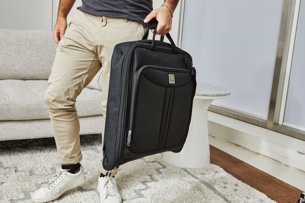 Do garment bags keep clothes wrinkle free?