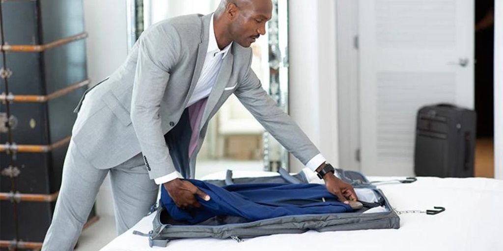 How to keep clothes wrinkle free while travelling?