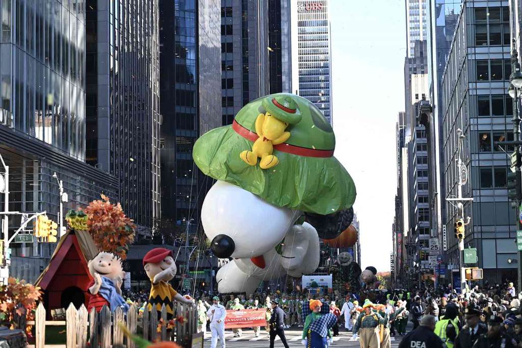 Vibrant Macy’s Thanksgiving Day Parade with colorful balloons in New York City
